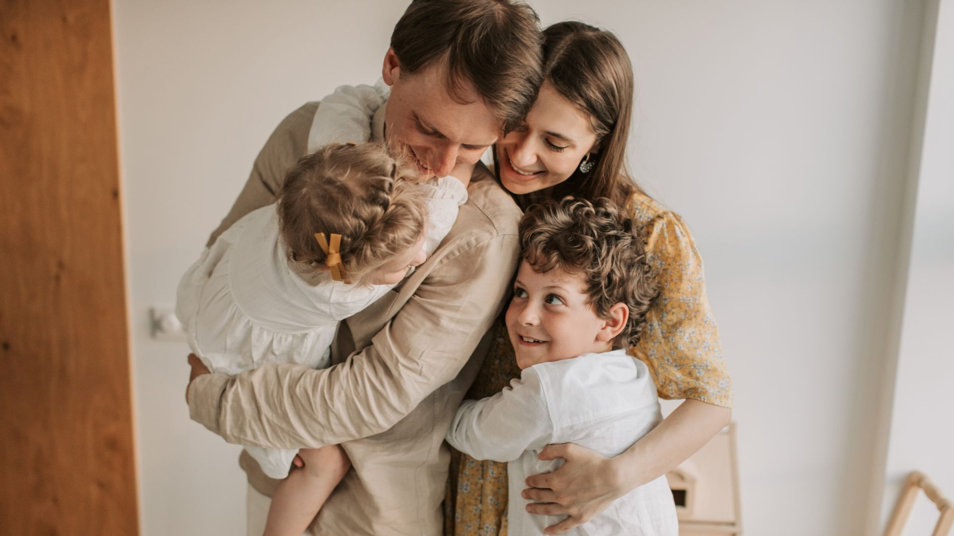 VÍNCULOS AFECTIVOS. APEGO Y RELACIÓN EN LA PRIMERA INFANCIA Y SU INFLUENCIA EN LOS VÍNCULOS